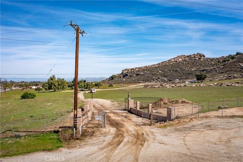 Riverside 30-Acre Land Parcel