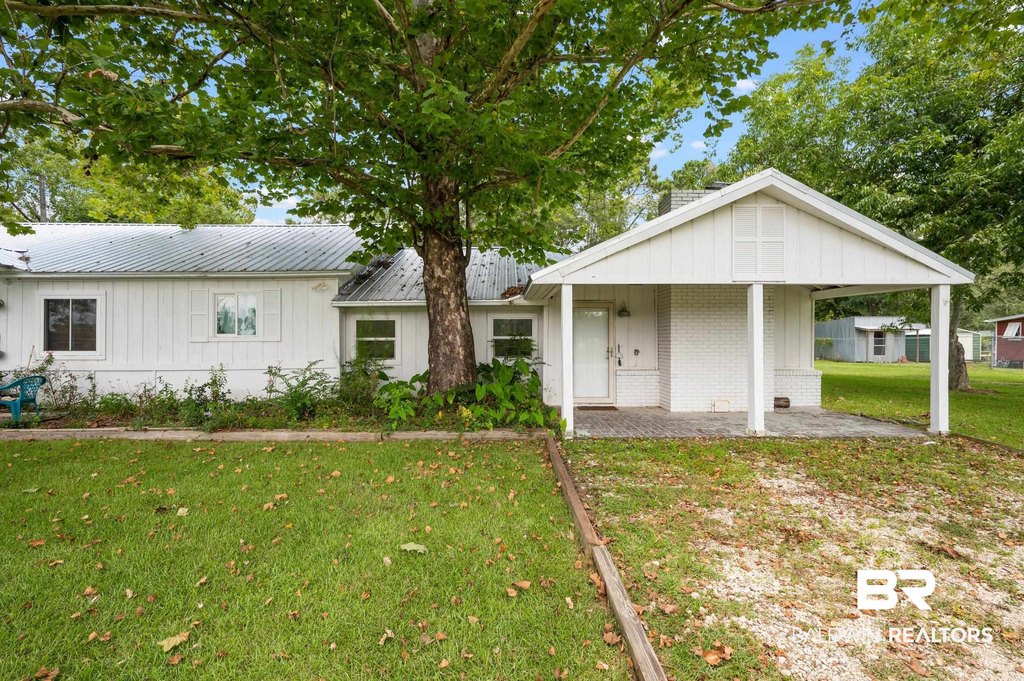 24663 Chestnut St, Elberta, AL 36530