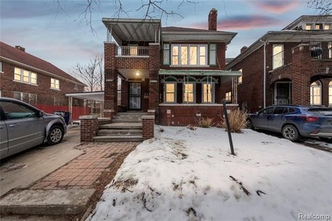 Detroit Multifamily Property with Upgrades