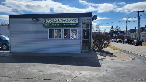 Established Pizza Shop with Residence