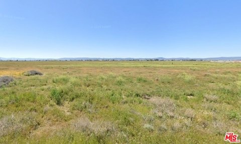 Residential Land in Rosamond, CA