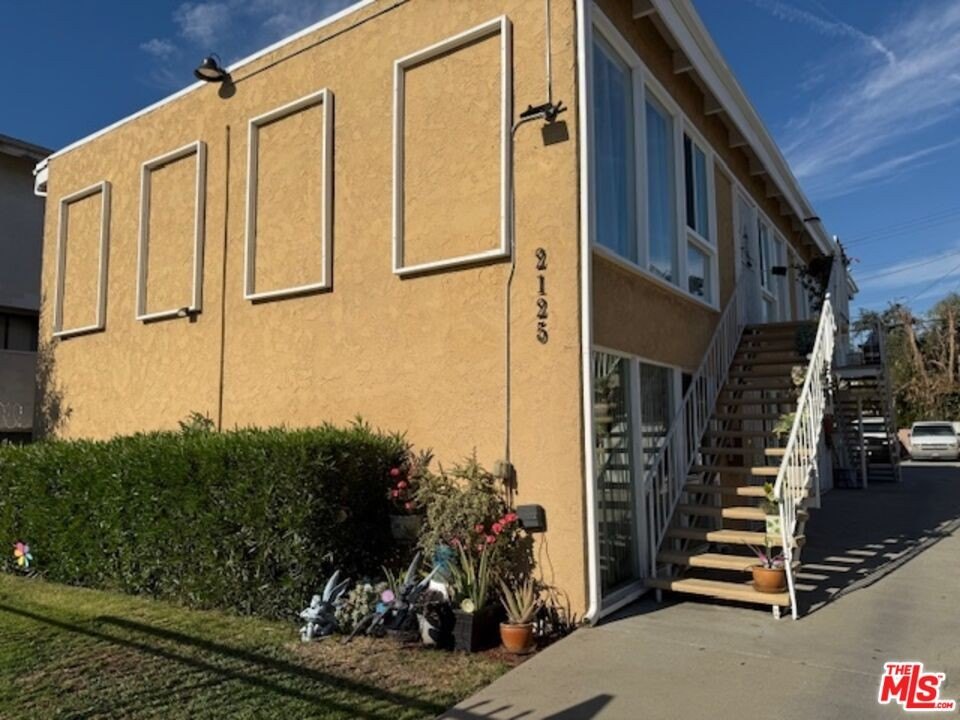 2125 Crenshaw Blvd, Los Angeles, CA 90016 - Quadplex for sale - Realmo