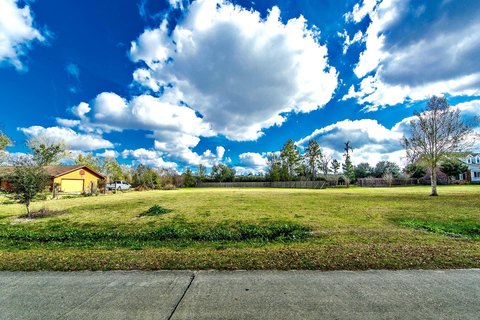 Residential Land in Bayou Blue