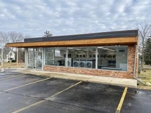 Corner Retail Building with Walkout