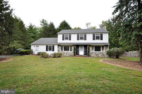 Versatile Commercial Property with Residence