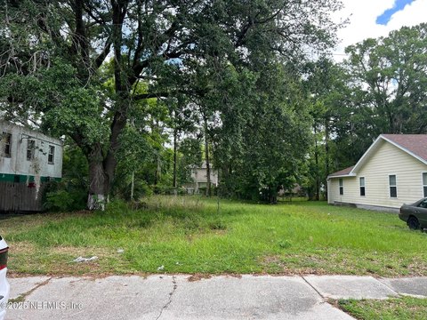 Residential Land in Jacksonville, FL