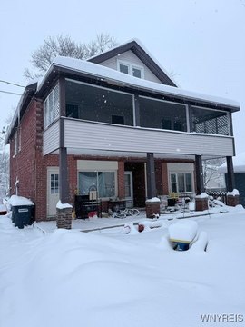 Duplex with Separate Laundry