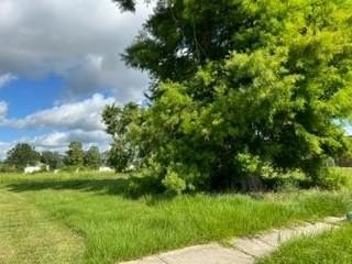 Land, LA