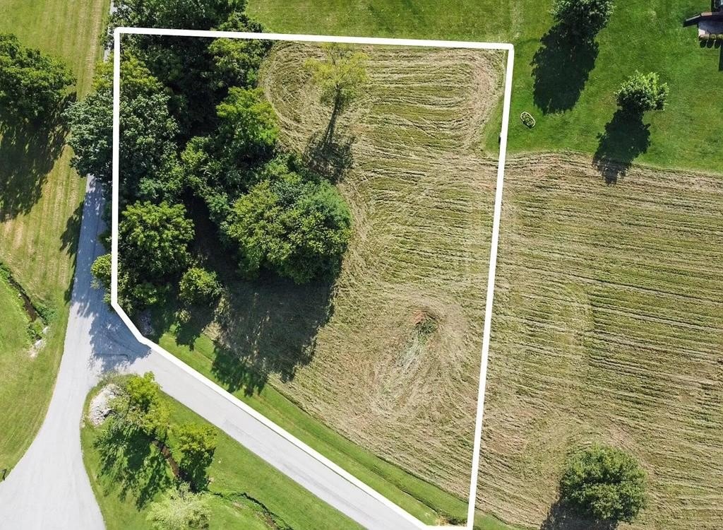 Flemingsburg, KY Corner Lot