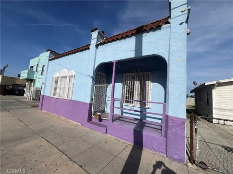 Los Angeles Triplex with Remodeled Unit