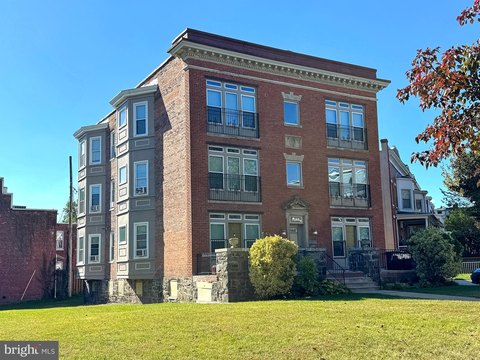 Fully Leased Apartment Building Auction