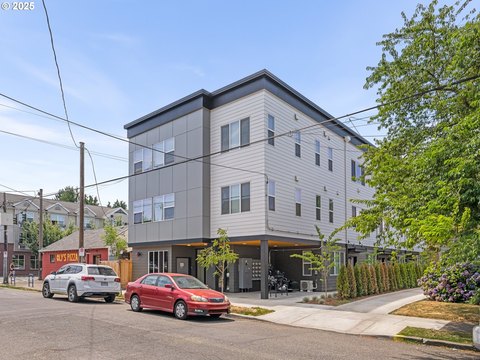 New Multifamily Building in Portland