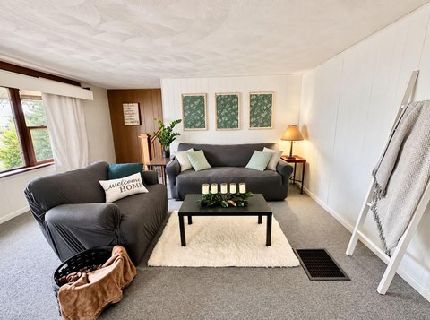 Renovated Duplex with Barn