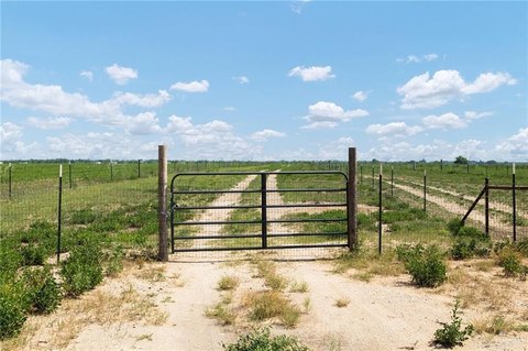 16 Acres Near Highway 281