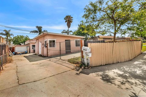 Escondido Duplex: Income Opportunity