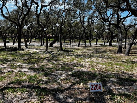 Residential Lot in Royal Oaks
