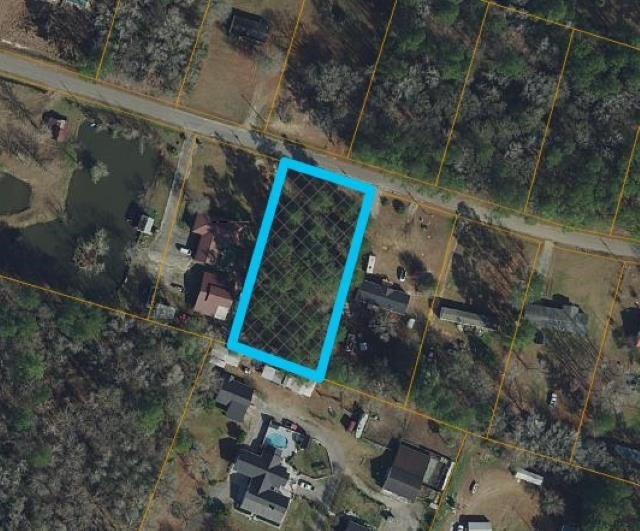 Land in Galivants Ferry