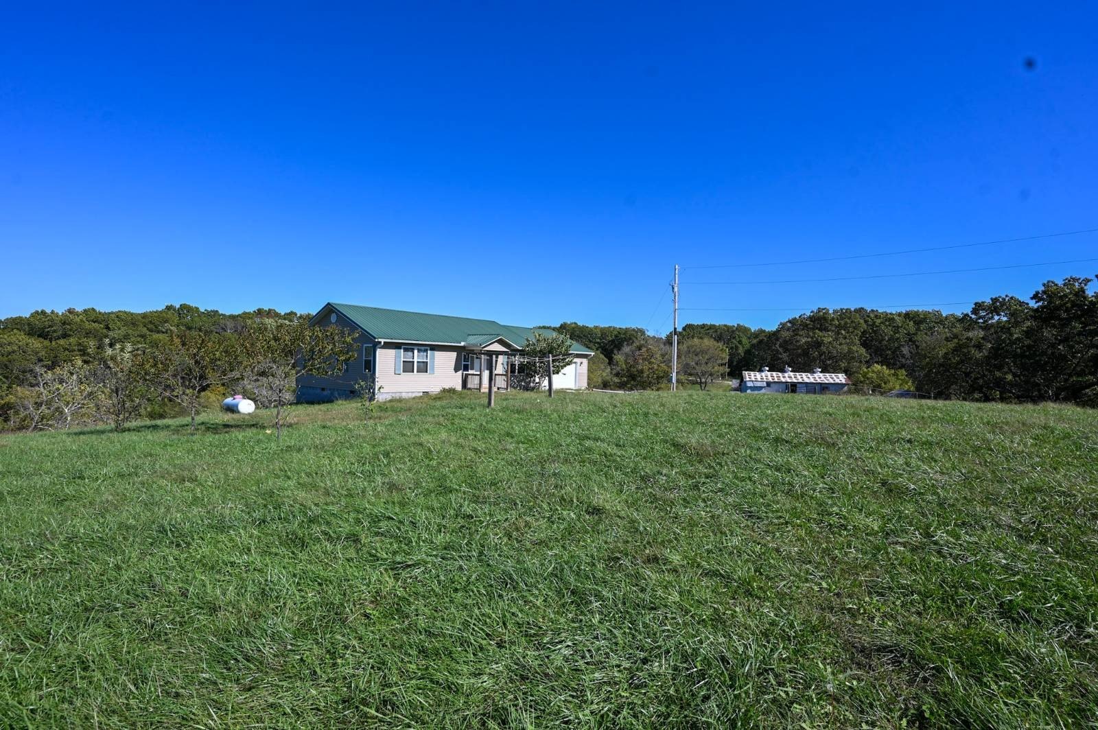 Cassville Farm/Estate with Outdoor Appeal