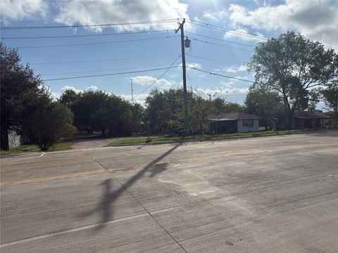 Commercial Land