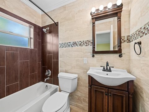 Fort Lauderdale Triplex Investment Opportunity