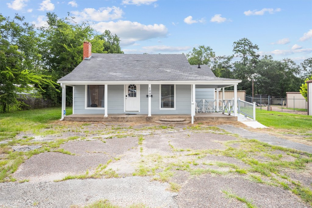 1009 E Denman Ave, Lufkin, TX 75901