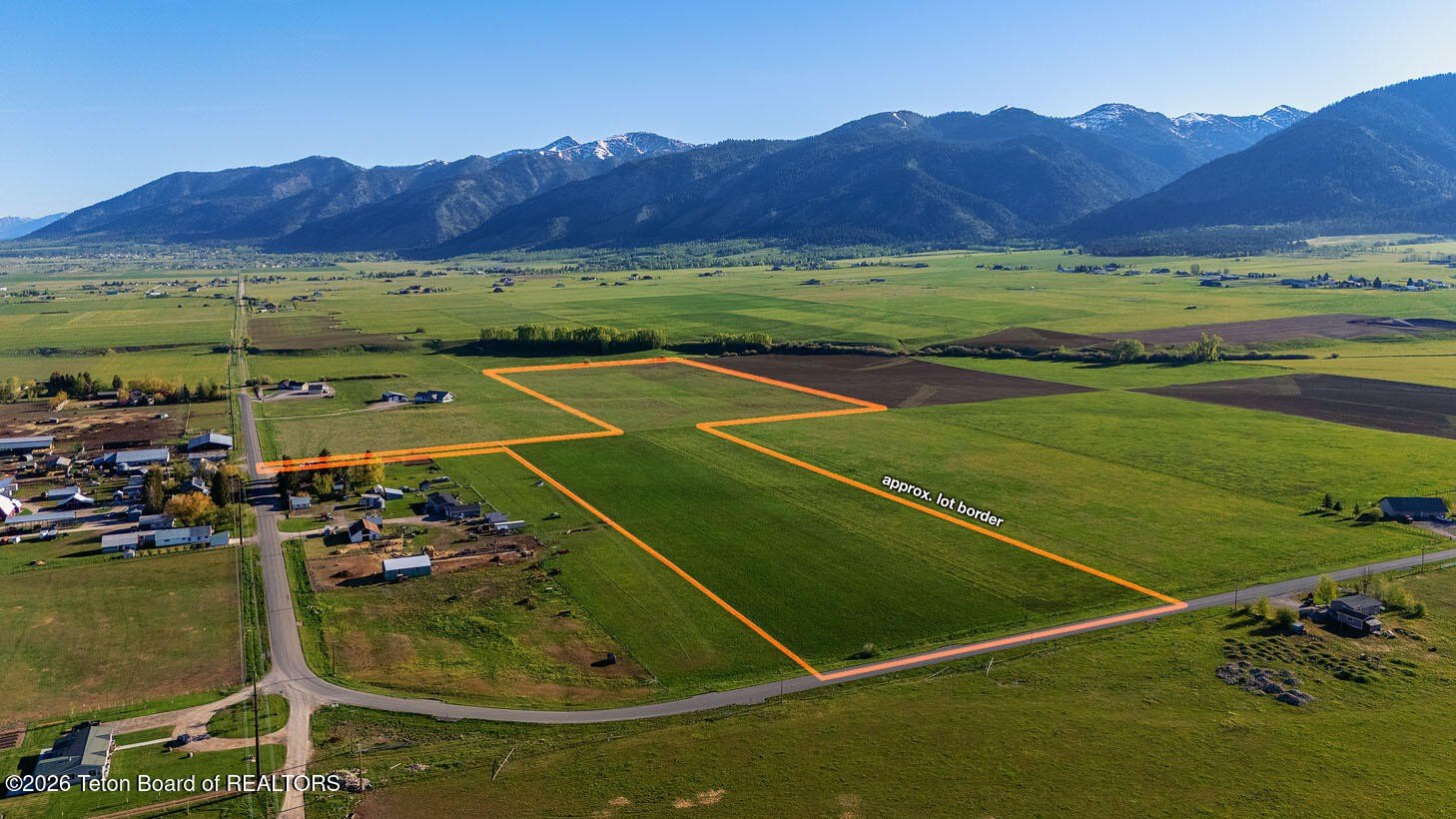 33 Acres of Wyoming Land