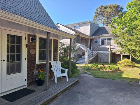 House and Guesthouse Income Property