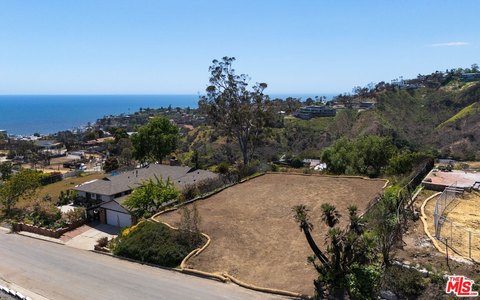 Ocean View Land in Palisades
