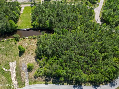 Waterfront Lot in Diamondhead, MS