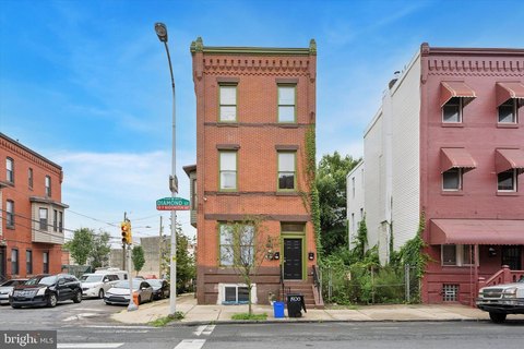 Fully Occupied Triplex Near Temple