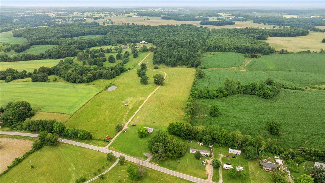 Scottsville Farm with Multiple Uses