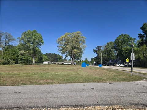 Commercial Lot in Growing Area