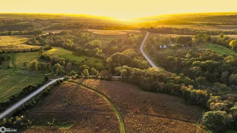 Land, Stuart, IA