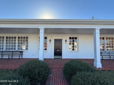 Professional Office Space in Clinton