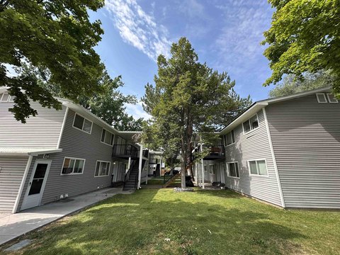 Sixteen-Unit Apartment Complex