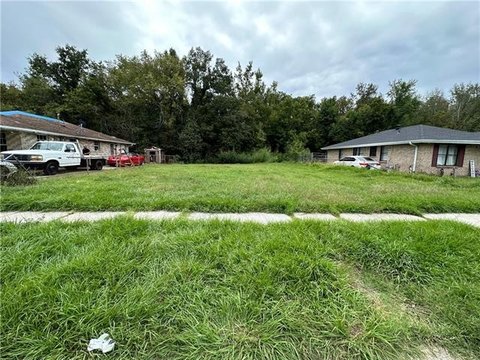 Residential Lot in St. Bernard