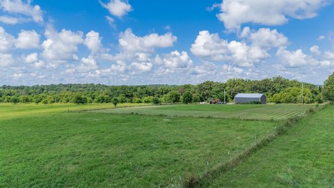 Stockton, MO Land with Shop