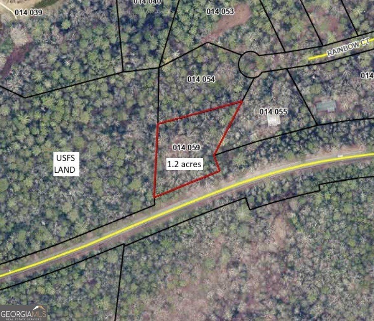 Unrestricted Land Bordering USFS