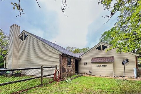 Updated Home Near Illinois River