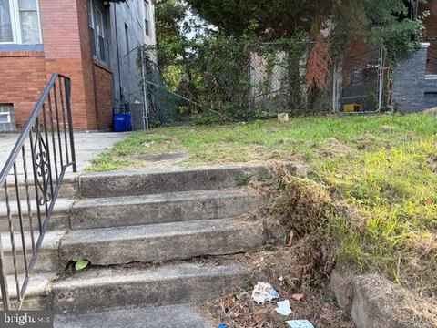 Land, PHILADELPHIA, PA