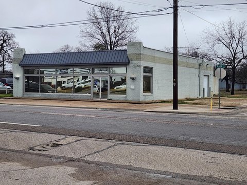 High-Visibility Retail Storefront