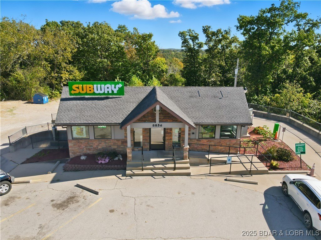 Turn-Key Restaurant in High-Traffic Area