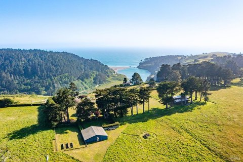Picturesque 86-Acre Albion Farm