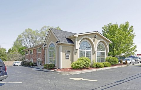 Bi-Level Professional Office Suites
