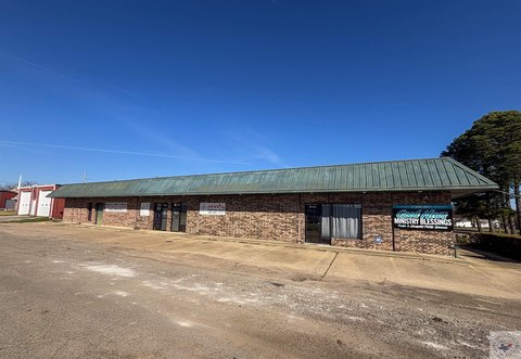 Commercial Space with Established Tenants