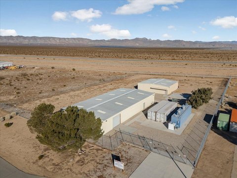 Industrial Property with Taxi Way