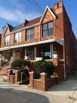 Semi-Attached Three-Family Property