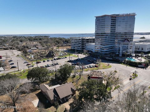 D'Iberville Commercial Opportunity For Sale