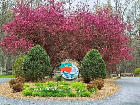 LAND - Lowgap, NC