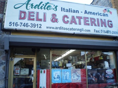 Retail Property in Mineola, NY